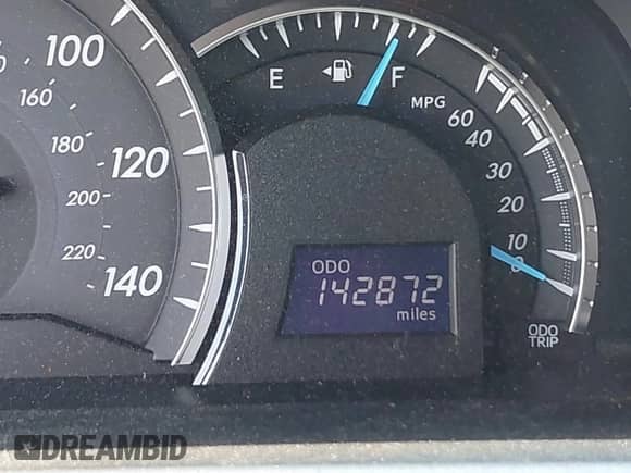 2013 Toyota Camry L с VIN 4T4BF1FK5DR285347, выставлен на аукционе IAAI как лот 43038997 с пробегом 142 872 миль миль и . История ставок и продаж доступна на DreamBid. Изображение 16.