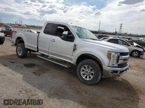 ✅ 2018 Ford F-250 XL • VIN: 1FT7X2B65JEC67291 • Лот: 81101835. Опубликован ранее на Copart с пробегом 153 373 миль. Бесплатный доступ к архиву аукционных продаж из США и подробный отчёт об истории автомобиля на DreamBid. Изображение 4.