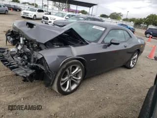 ✅ 2022 Dodge Challenger R/T • VIN: 2C3CDZBT7NH151146 • Lot: 46698844. Wystawiony na Copart z przebiegiem 39 033 mil. Bezpłatny archiwum sprzedaży aukcyjnych z USA i szczegółowy raport historii pojazdu na DreamBid. Zdjęcie 1.
