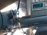 ✅ 1990 Chevrolet Silverado 1500 • VIN: 1GCDC14H9LZ219165 • Lot: 43447528. Wystawiony na IAAI z przebiegiem 272 427 mil. Bezpłatny archiwum sprzedaży aukcyjnych z USA i szczegółowy raport historii pojazdu na DreamBid. Zdjęcie 11.