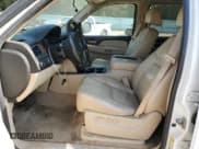 ✅ 2007 Chevrolet Suburban LT • VIN: 1GNFK16327J314174 • Lot: 75510724. Wystawiony na Copart z przebiegiem 238 415 mil. Bezpłatny archiwum sprzedaży aukcyjnych z USA i szczegółowy raport historii pojazdu na DreamBid. Zdjęcie 7.