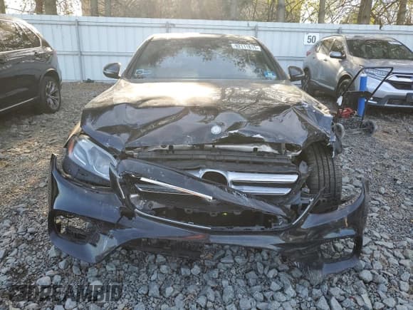 ✅ 2017 Mercedes-Benz E 300 Luxury • VIN: WDDZF4KB1HA123636 • Lot: 92111815. Listed on Copart with 121,655 mi. Free auction sales archive from the USA and detailed vehicle history report at DreamBid. Image 5.