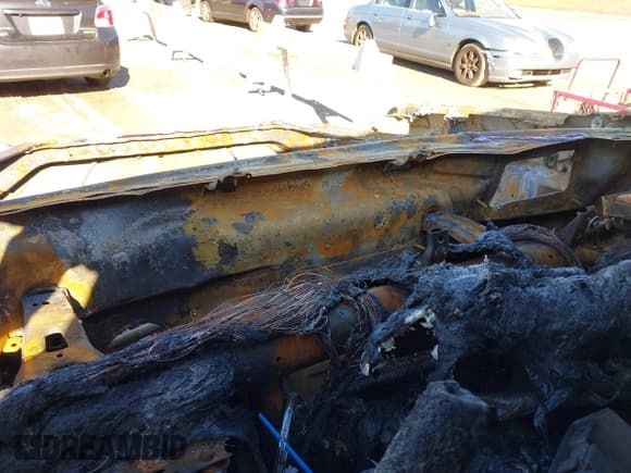 ✅ 2019 Chevrolet Silverado 1500 Work Truck • VIN: 3GCPWAEH5KG194797 • Lot: 41214070. Wystawiony na IAAI z przebiegiem Nie podano. Bezpłatny archiwum sprzedaży aukcyjnych z USA i szczegółowy raport historii pojazdu na DreamBid. Zdjęcie 13.