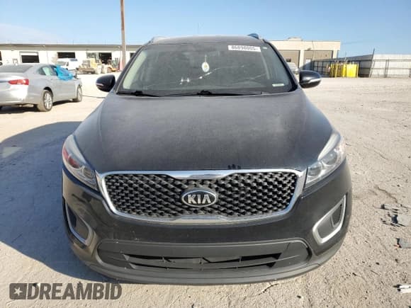 ✅ 2017 Kia Sorento L • VIN: 5XYPG4A31HG299840 • Lot: 86898005. Listed on Copart with 88,923 mi. Free auction sales archive from the USA and detailed vehicle history report at DreamBid. Image 5.