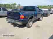 2002 Chevrolet Silverado 1500 LS z VIN 1GCEK14T42Z307678, wystawiony jako IAAI lot #43248833 z przebiegiem 210 671 mil mil oraz . Historia ofert i sprzedaży dostępna na DreamBid. Obrazek 4.