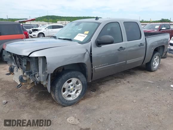 ✅ 2007 Chevrolet Silverado 1500 1LT • VIN: 2GCEC13J271510467 • Lot: 42184998. Wystawiony na IAAI z przebiegiem 258 558 mil. Bezpłatny archiwum sprzedaży aukcyjnych z USA i szczegółowy raport historii pojazdu na DreamBid. Zdjęcie 19.