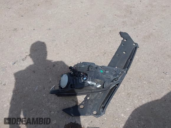 ✅ 2015 Buick Verano Group • VIN: 1G4PS5SK5F4141454 • Lot: 43289210. Wystawiony na IAAI z przebiegiem 88 125 mil. Bezpłatny archiwum sprzedaży aukcyjnych z USA i szczegółowy raport historii pojazdu na DreamBid. Zdjęcie 12.