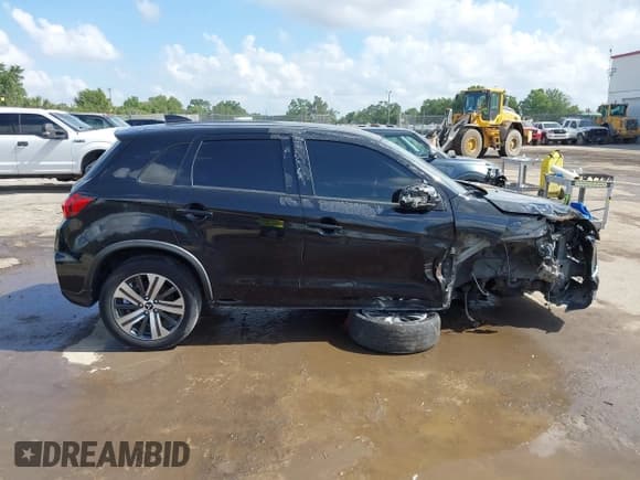 ✅ 2020 Mitsubishi Outlander ES • VIN: JA4AR3AU8LU028620 • Lot: 42176148. Listed on IAAI with 84,100 mi. Free auction sales archive from the USA and detailed vehicle history report at DreamBid. Image 13.