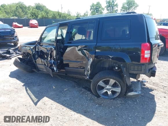 ✅ 2017 Jeep Patriot High Altitude • VIN: 1C4NJRFB2HD195104 • Lot: 42584372. Wystawiony na IAAI z przebiegiem 121 000 mil. Bezpłatny archiwum sprzedaży aukcyjnych z USA i szczegółowy raport historii pojazdu na DreamBid. Zdjęcie 3.