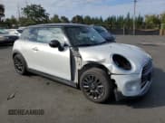 ✅ 2017 MINI Hardtop Cooper • VIN: WMWXP5C37H2G60498 • Лот: 82279815. Опубликован ранее на Copart с пробегом 92 736 миль. Бесплатный доступ к архиву аукционных продаж из США и подробный отчёт об истории автомобиля на DreamBid. Изображение 4.