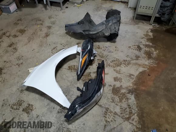 ✅ 2018 Chevrolet Cruze LT • VIN: 1G1BE5SM4J7155854 • Lot: 45392023. Listed on Copart with 48,068 mi. Free auction sales archive from the USA and detailed vehicle history report at DreamBid. Image 12.