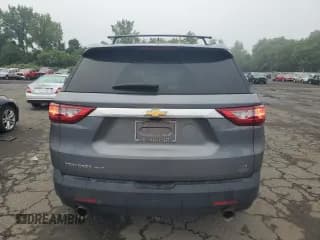 ✅ 2018 Chevrolet Traverse LT • VIN: 1GNEVHKW5JJ207459 • Lot: 68988754. Wystawiony na Copart z przebiegiem 62 921 mil. Bezpłatny archiwum sprzedaży aukcyjnych z USA i szczegółowy raport historii pojazdu na DreamBid. Zdjęcie 6.