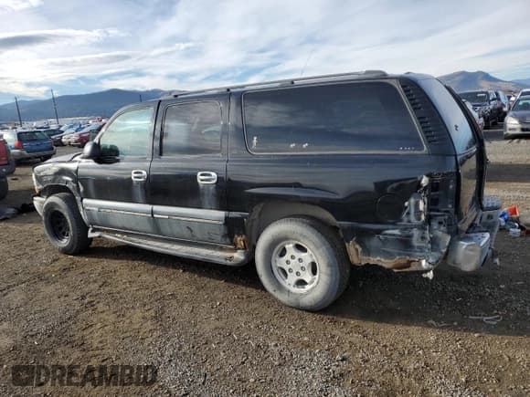 ✅ 2003 Chevrolet Suburban Z71 • VIN: 3GNFK16Z53G242077 • Lot: 92938345. Listed on Copart with 310,732 mi. Free auction sales archive from the USA and detailed vehicle history report at DreamBid. Image 2.