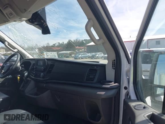 ✅ 2024 Ford Transit Cargo • VIN: 1FTBR1C8XRKA46961 • Lot: 41823255. Listed on IAAI with 4,292 mi. Free auction sales archive from the USA and detailed vehicle history report at DreamBid. Image 5.