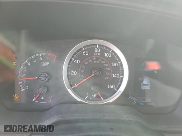 ✅ 2022 Toyota Corolla Cross LE • VIN: 7MUCAAAG6NV009131 • Lot: 87308475. Wystawiony na Copart z przebiegiem 4 962 mil. Bezpłatny archiwum sprzedaży aukcyjnych z USA i szczegółowy raport historii pojazdu na DreamBid. Zdjęcie 9.