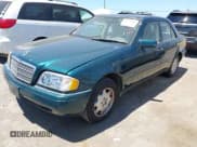 ✅ 1995 Mercedes-Benz C 2.8L • VIN: WDBHA28E3SF215141 • Лот: 42533044. Опубликован ранее на IAAI с пробегом Не указан. Бесплатный доступ к архиву аукционных продаж из США и подробный отчёт об истории автомобиля на DreamBid. Изображение 2.