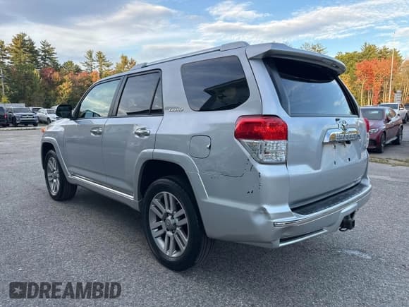 ✅ 2011 Toyota 4Runner Trail • VIN: JTEBU5JR7B5052301 • Lot: 43411443. Wystawiony na IAAI z przebiegiem 83 029 mil. Bezpłatny archiwum sprzedaży aukcyjnych z USA i szczegółowy raport historii pojazdu na DreamBid. Zdjęcie 3.