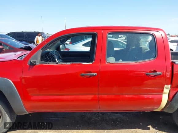 ✅ 2013 Toyota Tacoma • VIN: 5TFJX4CN4DX022529 • Lot: 42842370. Listed on IAAI with 277,631 mi. Free auction sales archive from the USA and detailed vehicle history report at DreamBid. Image 14.