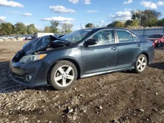 ✅ 2013 Toyota Camry L • VIN: 4T1BF1FK5DU651513 • Лот: 89860135. Опубликован ранее на Copart с пробегом 205 725 миль. Бесплатный доступ к архиву аукционных продаж из США и подробный отчёт об истории автомобиля на DreamBid. Изображение 1.