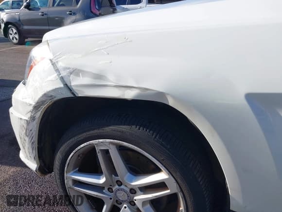 ✅ 2011 Mercedes-Benz GLK 350 • VIN: WDCGG5GB3BF534456 • Lot: 42888253. Listed on IAAI with 110,649 mi. Free auction sales archive from the USA and detailed vehicle history report at DreamBid. Image 19.