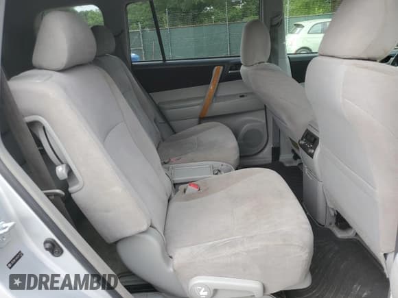 ✅ 2008 Toyota Highlander • VIN: JTEEW41AX82017516 • Lot: 65220045. Listed on Copart with 221,548 mi. Free auction sales archive from the USA and detailed vehicle history report at DreamBid. Image 10.