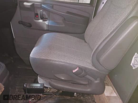 ✅ 2010 Chevrolet Express Cargo • VIN: 1GCUGADX1A1113221 • Lot: 42155867. Listed on IAAI with Not provided. Free auction sales archive from the USA and detailed vehicle history report at DreamBid. Image 19.