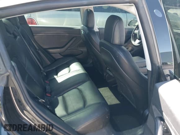 ✅ 2019 Tesla Model 3 Mid Range • VIN: 5YJ3E1EA7KF357430 • Лот: 42917625. Опубликован ранее на IAAI с пробегом 84 688 миль. Бесплатный доступ к архиву аукционных продаж из США и подробный отчёт об истории автомобиля на DreamBid. Изображение 8.