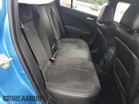 ✅ 2023 Dodge Charger GT • VIN: 2C3CDXMG5PH646548 • Lot: 60031035. Wystawiony na Copart z przebiegiem 4 046 mil. Bezpłatny archiwum sprzedaży aukcyjnych z USA i szczegółowy raport historii pojazdu na DreamBid. Zdjęcie 10.