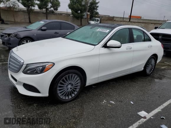 ✅ 2015 Mercedes-Benz C 300 Luxury • VIN: 55SWF4KB6FU011656 • Lot: 92998535. Listed on Copart with 74,165 mi. Free auction sales archive from the USA and detailed vehicle history report at DreamBid. Image 1.