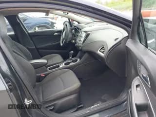 ✅ 2018 Chevrolet Cruze LT • VIN: 1G1BE5SM1J7226878 • Lot: 42276859. Listed on IAAI with 100,112 mi. Free auction sales archive from the USA and detailed vehicle history report at DreamBid. Image 5.