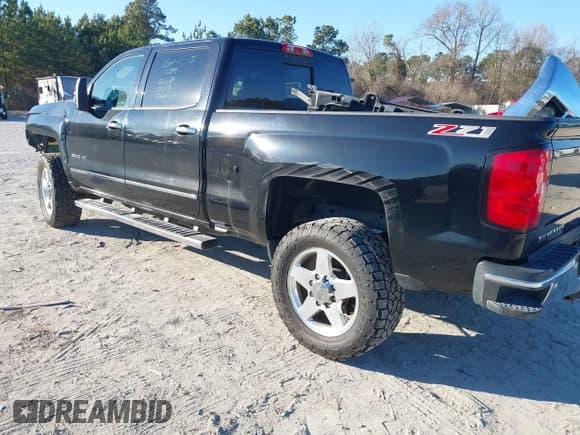 ✅ 2015 Chevrolet Silverado 2500HD LTZ • VIN: 1GC1KWE82FF138158 • Lot: 41369180. Listed on IAAI with 268,501 mi. Free auction sales archive from the USA and detailed vehicle history report at DreamBid. Image 19.