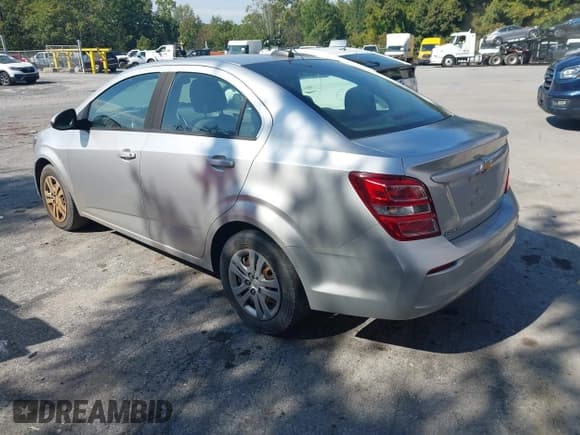 ✅ 2017 Chevrolet Sonic LS • VIN: 1G1JB5SG5H4174777 • Lot: 43215954. Listed on IAAI with 154,486 mi. Free auction sales archive from the USA and detailed vehicle history report at DreamBid. Image 3.