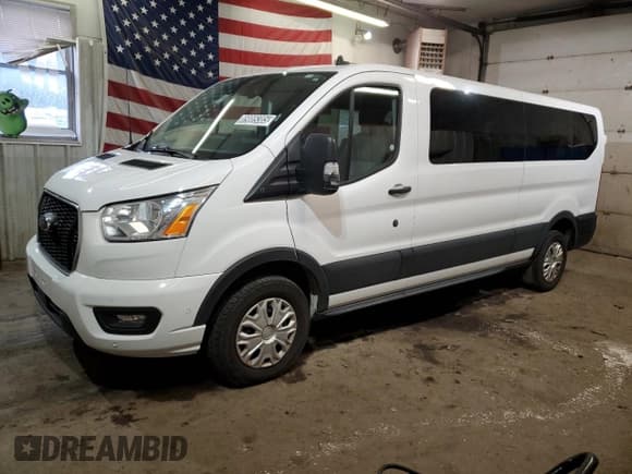 ✅ 2022 Ford Transit Passenger XL • VIN: 1FBAX2Y85NKA37275 • Lot: 89089385. Wystawiony na Copart z przebiegiem 45 070 mil. Bezpłatny archiwum sprzedaży aukcyjnych z USA i szczegółowy raport historii pojazdu na DreamBid. Zdjęcie 1.