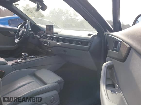 ✅ 2018 Audi A4 • VIN: WAUFNBF40JA131472 • Lot: 41617519. Wystawiony na IAAI z przebiegiem 55 794 mil. Bezpłatny archiwum sprzedaży aukcyjnych z USA i szczegółowy raport historii pojazdu na DreamBid. Zdjęcie 5.