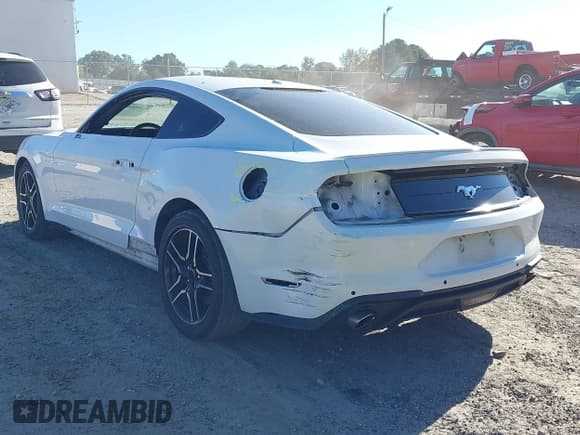 ✅ 2020 Ford Mustang EcoBoost Premium • VIN: 1FA6P8TH3L5120121 • Лот: 43395963. Опубликован ранее на IAAI с пробегом 69 603 миль. Бесплатный доступ к архиву аукционных продаж из США и подробный отчёт об истории автомобиля на DreamBid. Изображение 6.