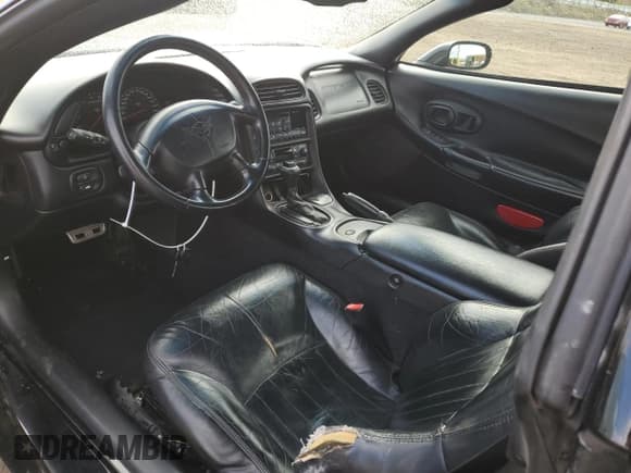 ✅ 1997 Chevrolet Corvette • VIN: 1G1YY22G3V5108357 • Lot: 90898105. Wystawiony na Copart z przebiegiem 171 453 mil. Bezpłatny archiwum sprzedaży aukcyjnych z USA i szczegółowy raport historii pojazdu na DreamBid. Zdjęcie 8.