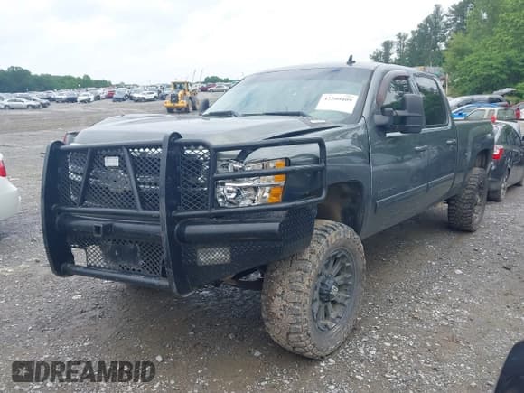 ✅ 2011 Chevrolet Silverado 2500HD LTZ • VIN: 1GC1KYC81BF148673 • Lot: 42200409. Listed on IAAI with 274,432 mi. Free auction sales archive from the USA and detailed vehicle history report at DreamBid. Image 20.