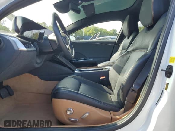 ✅ 2023 Lucid Air Touring • VIN: 50EA1TEA3PA005990 • Lot: 81574605. Wystawiony na Copart z przebiegiem 63 134 mil. Bezpłatny archiwum sprzedaży aukcyjnych z USA i szczegółowy raport historii pojazdu na DreamBid. Zdjęcie 7.