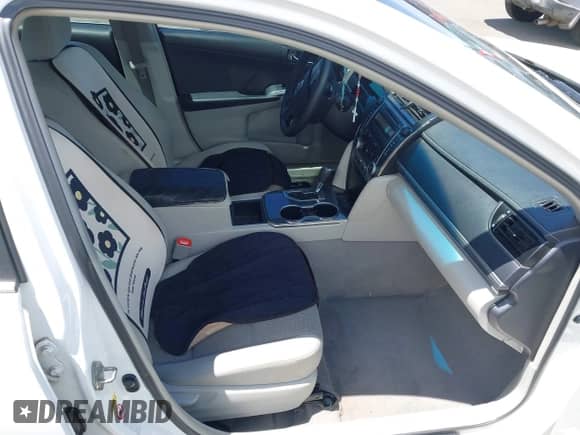 2012 Toyota Camry XLE z VIN 4T1BD1FK8CU058586, wystawiony jako IAAI lot #42463228 z przebiegiem 102 952 mil mil oraz . Historia ofert i sprzedaży dostępna na DreamBid. Obrazek 5.