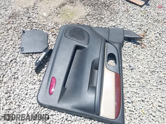 ✅ 2005 Saab 9-7X Linear • VIN: 5S3ET13S452800970 • Lot: 42474343. Listed on IAAI with 182,008 mi. Free auction sales archive from the USA and detailed vehicle history report at DreamBid. Image 12.