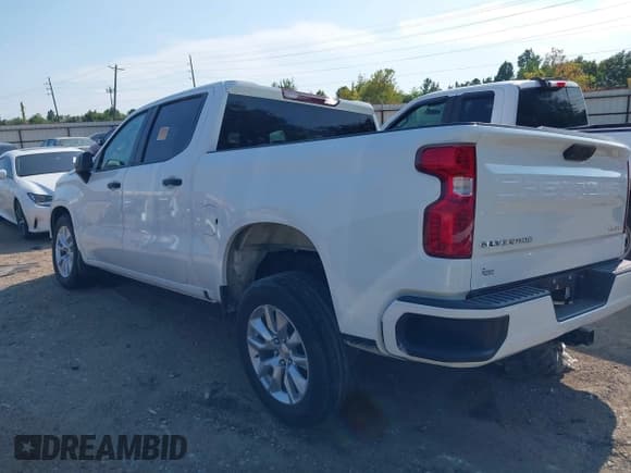 ✅ 2023 Chevrolet Silverado 1500 Custom • VIN: 3GCPABEK7PG280894 • Lot: 43206042. Wystawiony na IAAI z przebiegiem 27 359 mil. Bezpłatny archiwum sprzedaży aukcyjnych z USA i szczegółowy raport historii pojazdu na DreamBid. Zdjęcie 3.