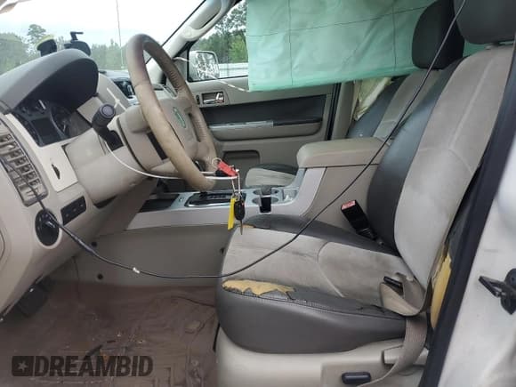 ✅ 2011 Mercury Mariner Premier • VIN: 4M2CN8HG9BKJ04048 • Lot: 86261395. Listed on Copart with 326,908 mi. Free auction sales archive from the USA and detailed vehicle history report at DreamBid. Image 7.