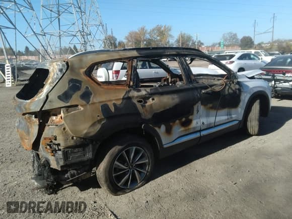 ✅ 2019 Hyundai Santa Fe Ultimate • VIN: 5NMS5CAD3KH054098 • Лот: 36305958. Опубликован ранее на IAAI с пробегом Не указан. Бесплатный доступ к архиву аукционных продаж из США и подробный отчёт об истории автомобиля на DreamBid. Изображение 4.