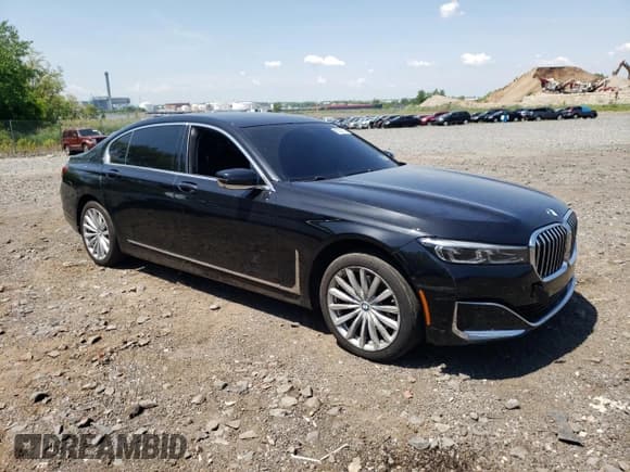 ✅ 2022 BMW 7 Series 740i xDrive • VIN: WBA7T4C09NCG86294 • Lot: 55229314. Listed on Copart with 31,405 mi. Free auction sales archive from the USA and detailed vehicle history report at DreamBid. Image 4.
