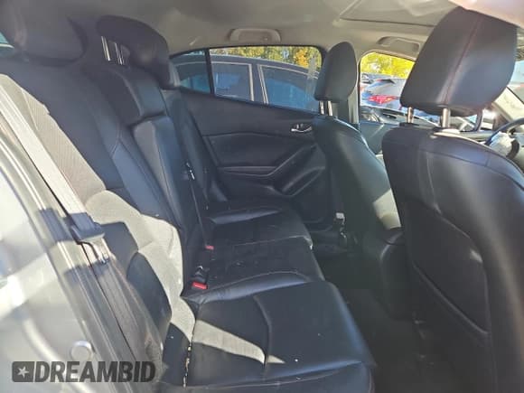 ✅ 2015 Mazda 3 S Grand Touring • VIN: JM1BM1M34F1230649 • Lot: 85877805. Wystawiony na Copart z przebiegiem 79 798 mil. Bezpłatny archiwum sprzedaży aukcyjnych z USA i szczegółowy raport historii pojazdu na DreamBid. Zdjęcie 10.