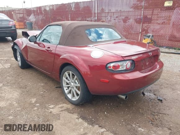 ✅ 2008 Mazda MX-5 Miata Touring • VIN: JM1NC25F780156098 • Lot: 42420007. Wystawiony na IAAI z przebiegiem 126 497 mil. Bezpłatny archiwum sprzedaży aukcyjnych z USA i szczegółowy raport historii pojazdu na DreamBid. Zdjęcie 3.