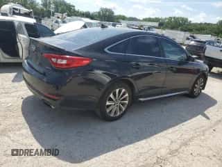2015 Hyundai Sonata Sport z VIN 5NPE34AF8FH101628, wystawiony jako Copart lot #64240665 z przebiegiem 157 021 mil mil oraz Szkoda całkowita • Salvage title. Historia ofert i sprzedaży dostępna na DreamBid. Obrazek 3.