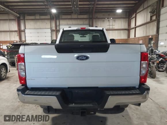 ✅ 2022 Ford F-250 XL • VIN: 1FTBF2B61NEF95875 • Lot: 41577817. Listed on IAAI with 14,901 mi. Free auction sales archive from the USA and detailed vehicle history report at DreamBid. Image 16.