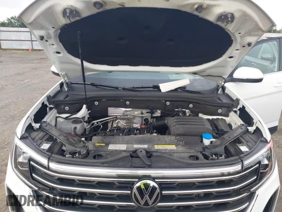 ✅ 2025 Volkswagen Atlas SE • VIN: 1V2HR2CAXSC505813 • Lot: 42149407. Listed on IAAI with 19,160 mi. Free auction sales archive from the USA and detailed vehicle history report at DreamBid. Image 10.