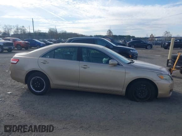 ✅ 2011 Toyota Camry LE • VIN: 4T1BF3EK4BU595350 • Лот: 43695181. Опубликован ранее на IAAI с пробегом 86 954 миль. Бесплатный доступ к архиву аукционных продаж из США и подробный отчёт об истории автомобиля на DreamBid. Изображение 14.